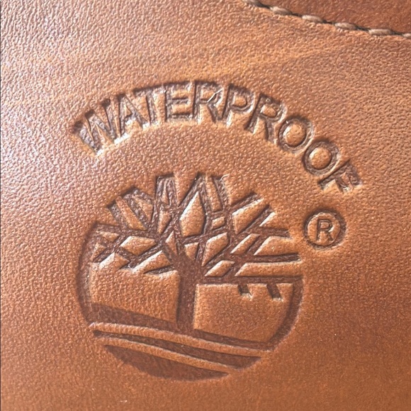 Timberland Brown Leather Oxfords with Classic Design - Picture 2 of 13